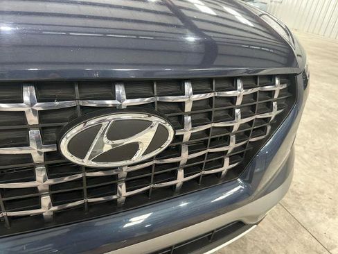 Used 2024 Hyundai Venue Limited FWD image 9
