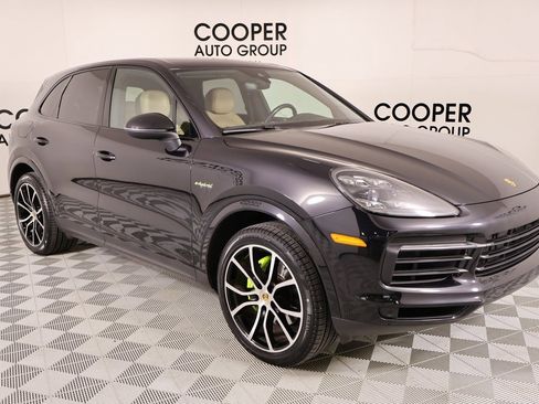 Used 2020 Porsche Cayenne Base image 1