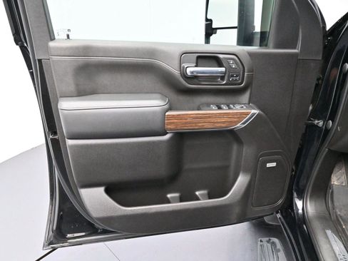 Used 2022 Chevrolet Silverado 2500 High Country w/ LPO, Dark Essentials Package image 9