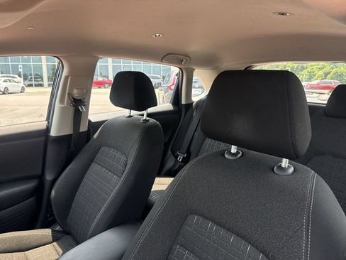Used 2024 Honda HR-V LX image 11