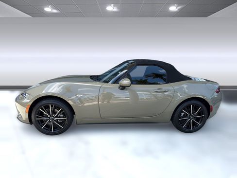 Used 2024 MAZDA MX-5 Miata Grand Touring w/ Weather Package RWD image 29