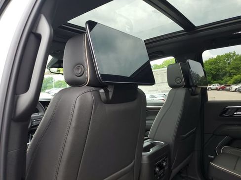 New 2026 Chevrolet Suburban Premier AWD/4WD image 14