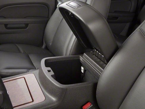 Used 2013 Chevrolet Suburban LTZ AWD/4WD image 19