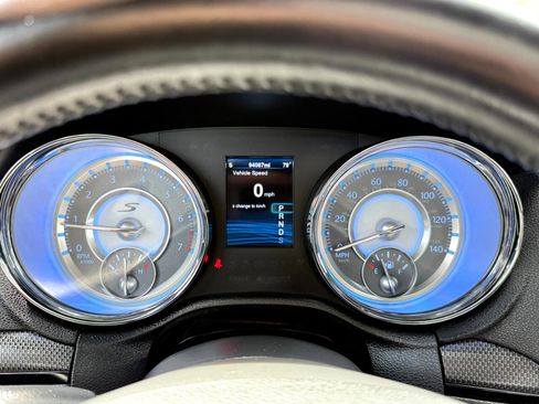 Used 2013 Chrysler 300 S image 20