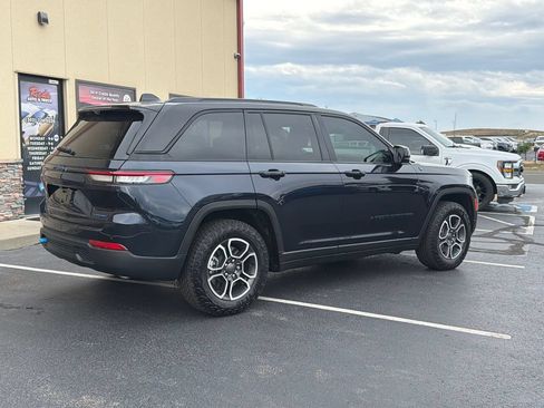 Used 2024 Jeep Grand Cherokee Trailhawk w/ Luxury Tech Group III AWD/4WD image 5