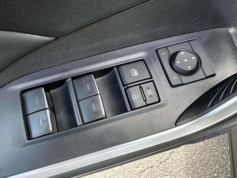 Used 2024 Toyota RAV4 XLE AWD/4WD image 9