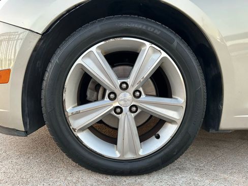 Used 2013 Chevrolet Cruze LT image 24