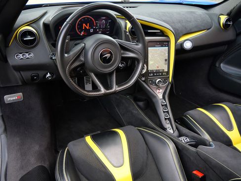 Used 2022 McLaren 720S Luxury RWD image 8