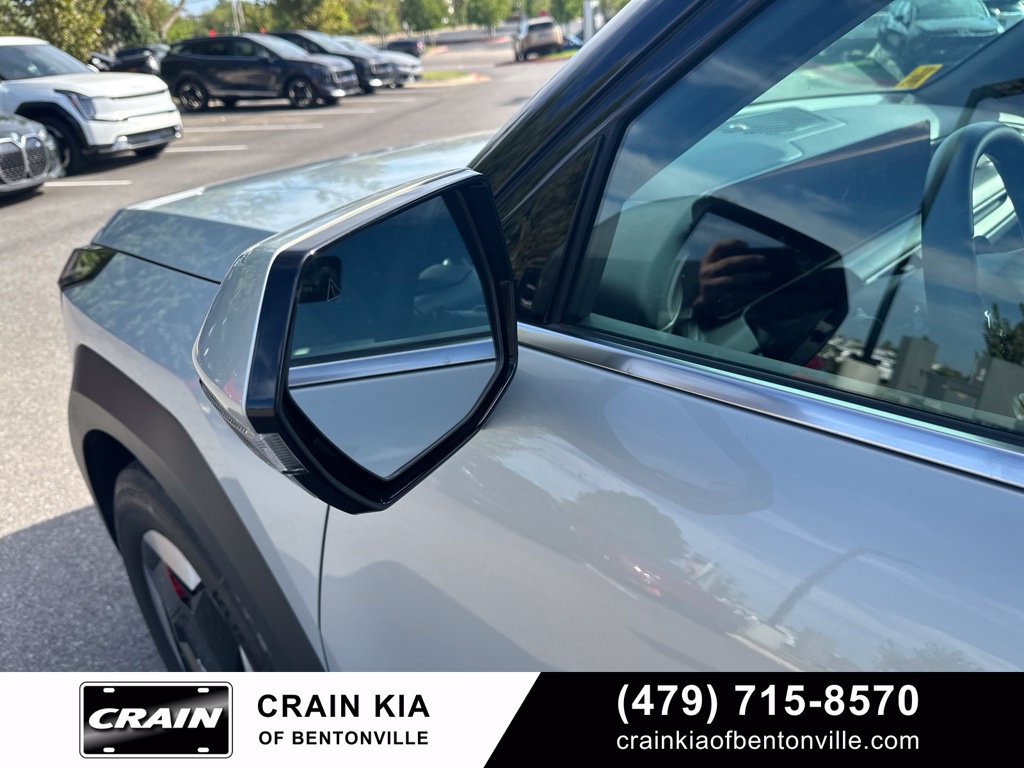 Certified 2024 Kia EV9 Light Long Range RWD image 10