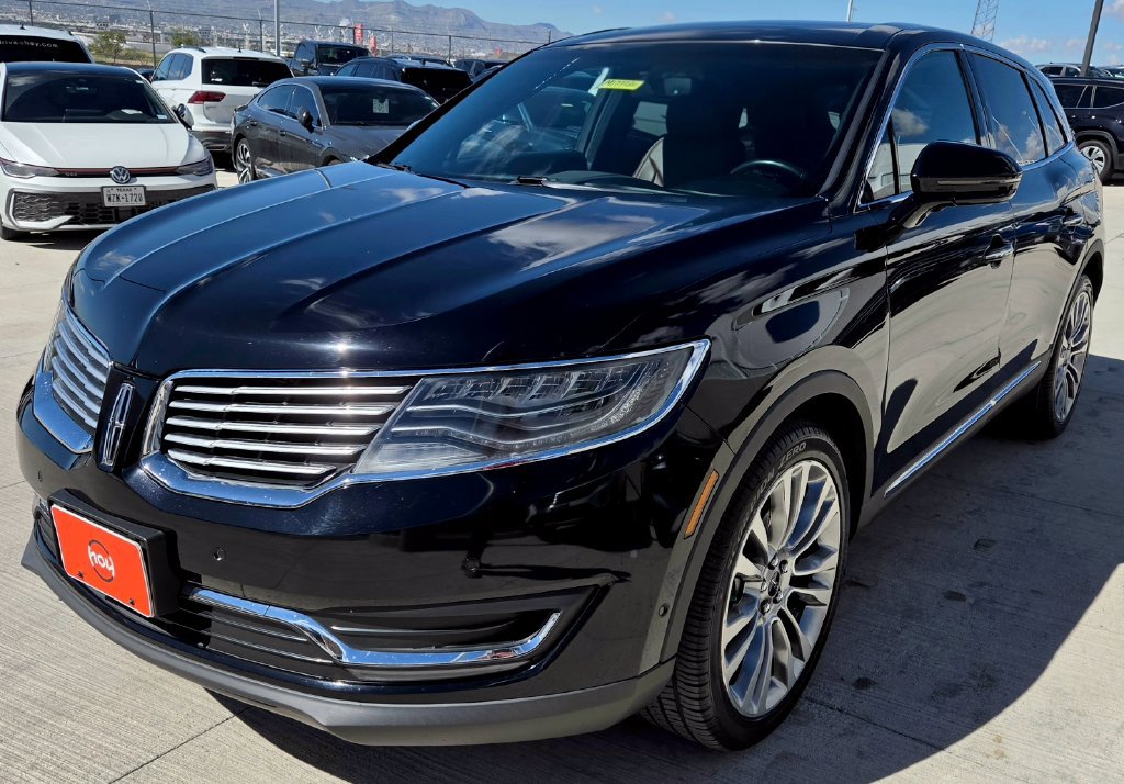 Used 2016 Lincoln MKX Reserve w/ Luxury Package FWD image 3