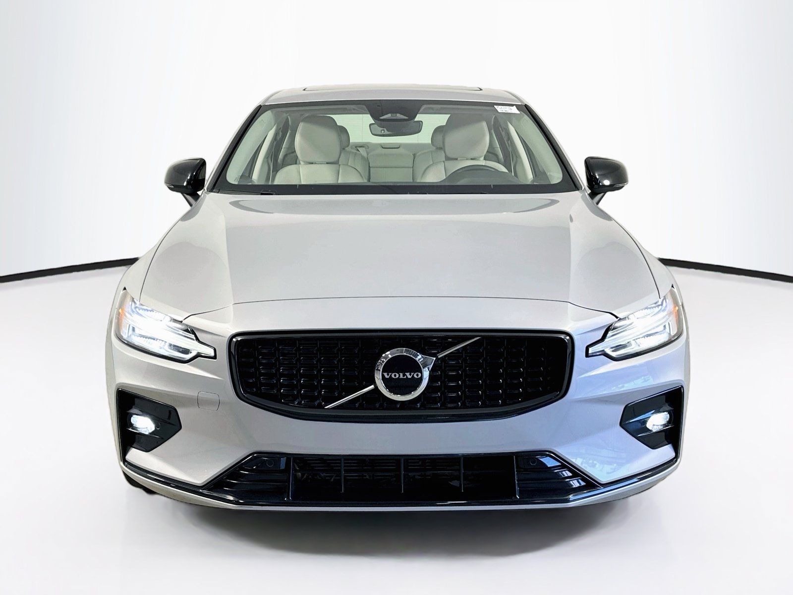 Used 2023 Volvo S60 B5 Core FWD image 2