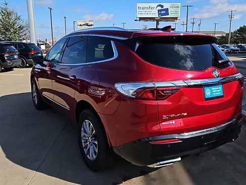 Used 2024 Buick Enclave Premium image 7