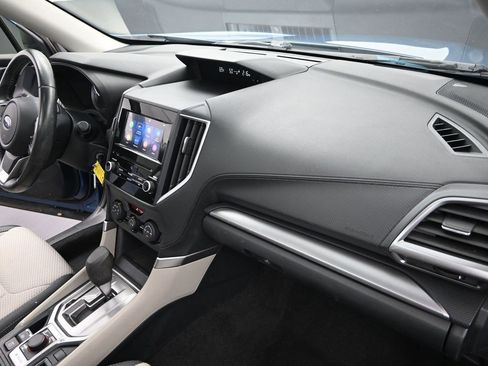 Used 2019 Subaru Forester Premium image 21