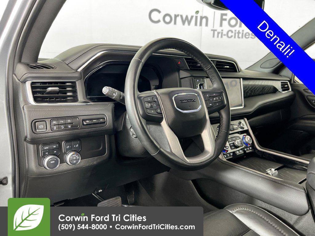 Used 2024 GMC Yukon XL Denali AWD/4WD image 3