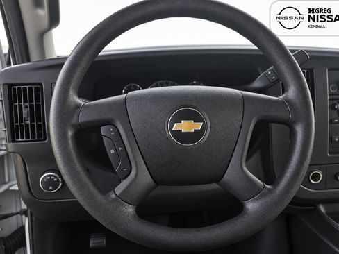 Used 2019 Chevrolet Express 2500 w/ Driver Convenience Package RWD image 7