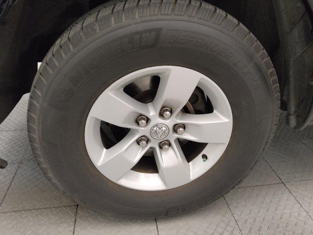 Used 2018 RAM 1500 Express RWD image 31