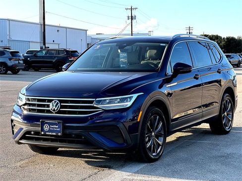 Certified 2023 Volkswagen Tiguan SE w/ Panoramic Sunroof Package image 4