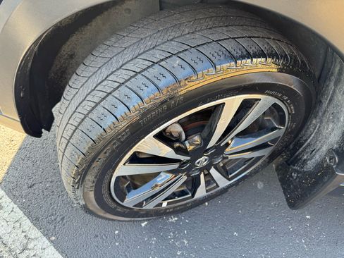 Used 2019 Nissan Kicks SR image 41