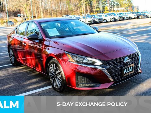 Used 2024 Nissan Altima 2.5 SV image 4