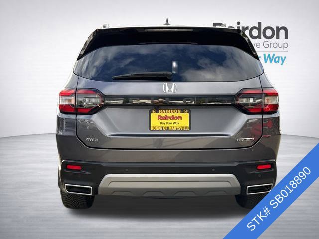 Used 2025 Honda Pilot Touring image 3