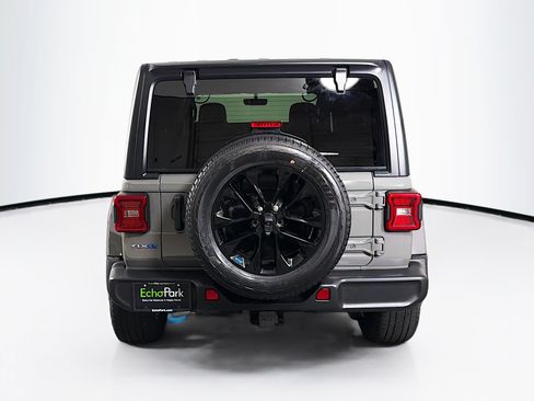 Used 2023 Jeep Wrangler Unlimited Sahara w/ Cold Weather Group AWD/4WD image 7
