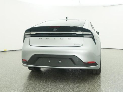 New 2026 Toyota Prius Plug-In Hybrid FWD image 17