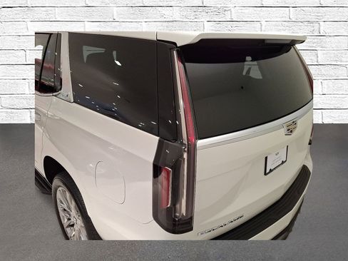 Certified 2021 Cadillac Escalade Premium Luxury image 8