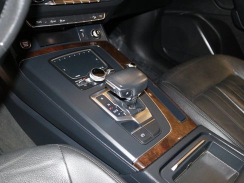 Used 2018 Audi Q5 2.0T Premium image 40