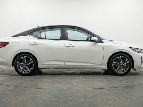 Used 2025 Nissan Sentra SV FWD image 11