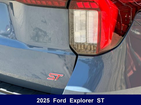 Used 2025 Ford Explorer ST w/ Sun And Sound Package AWD/4WD image 45