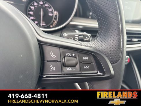 Used 2022 Alfa Romeo Stelvio Ti image 10
