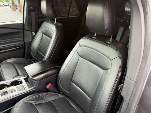 Used 2020 Ford Explorer XLT w/ Equipment Group 202A RWD image 12