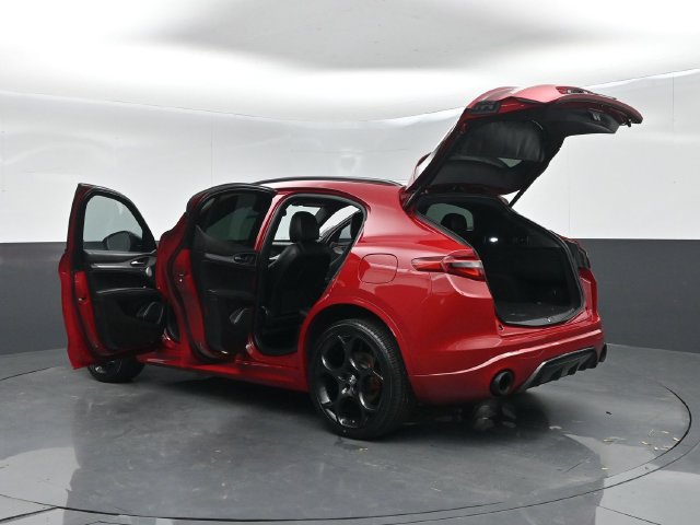 Used 2023 Alfa Romeo Stelvio Veloce AWD/4WD image 65