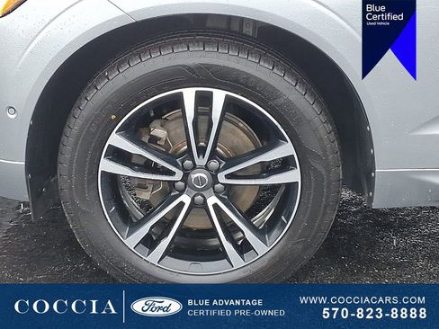 Used 2018 Volvo XC60 T5 Momentum w/ Vision Package AWD/4WD image 8
