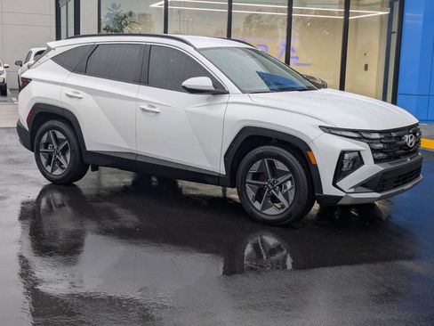 Used 2026 Hyundai Tucson SEL FWD image 2