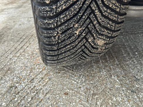 Used 2018 Volvo XC60 T6 R-Design w/ Convenience Package image 17