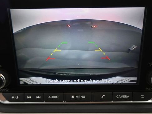 Used 2025 Nissan Rogue SV image 6