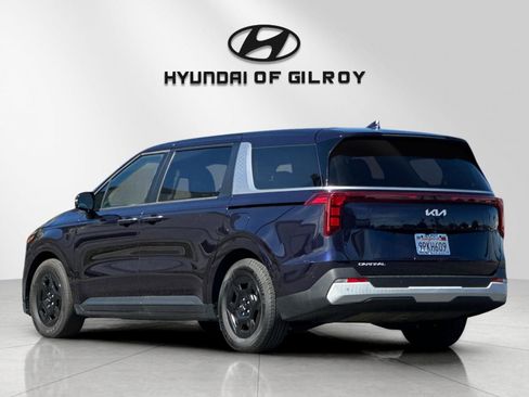 Used 2025 Kia Carnival LX image 3