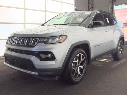 Used 2025 Jeep Compass Limited AWD/4WD image 2