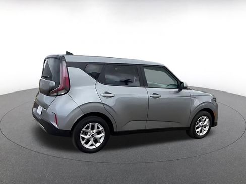 Used 2025 Kia Soul LX w/ LX Technology Package FWD image 15