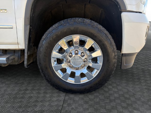 Used 2019 GMC Sierra 2500 Denali w/ Duramax Plus Package AWD/4WD image 14