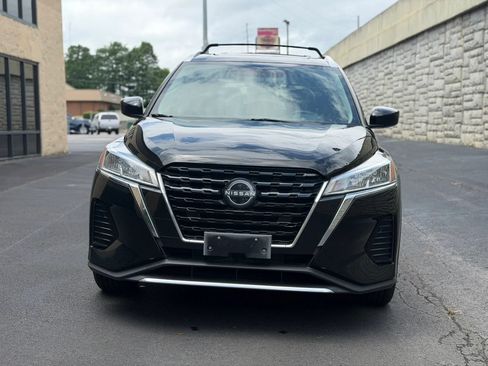 Used 2023 Nissan Kicks SV w/ Interior Electronics Package FWD image 4