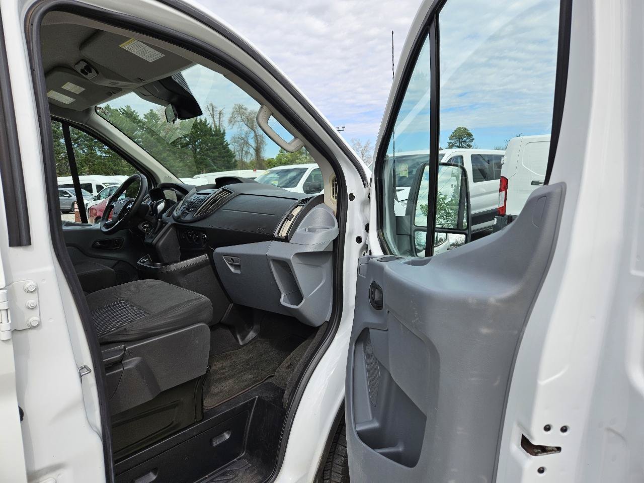 Used 2018 Ford Transit 350 XL RWD image 22