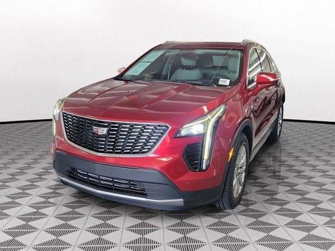 Certified 2022 Cadillac XT4 Premium Luxury w/ Technology Package FWD image 3