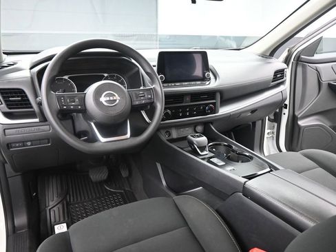 Used 2024 Nissan Rogue S image 13
