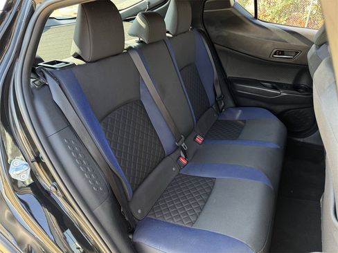 Used 2022 Toyota C-HR XLE image 27