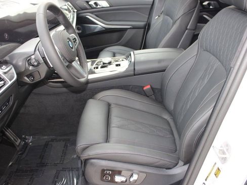 New 2026 BMW X7 xDrive40i image 5