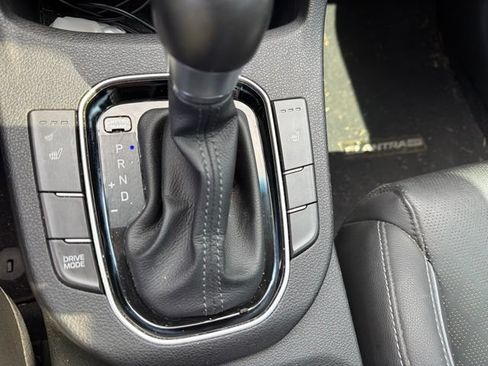 Used 2019 Hyundai Elantra GT w/ Style Package 02 FWD image 16