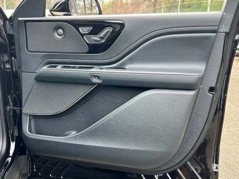 New 2026 Lincoln Aviator Reserve image 8