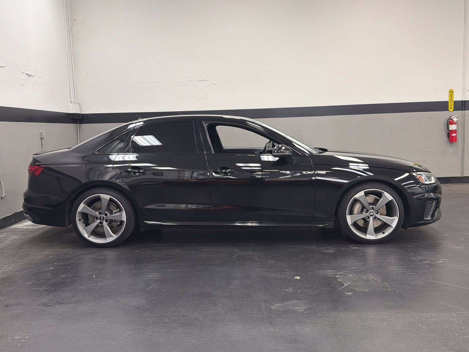 Used 2021 Audi A4 2.0T Premium Plus w/ Premium Plus Package AWD/4WD image 3